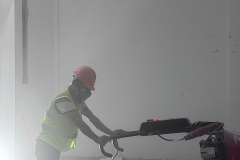 KỸ THUẬT XỬ LÝ BỀ MẶT BÊ TÔNG TRƯỚC KHI SƠN EPOXY – GIẢI PHÁP TỐI ƯU TỪ NAI PHÚC