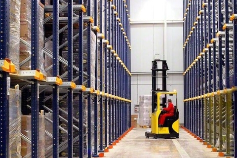 LÝ DO NÊN CHỌN SÀN SIÊU PHẲNG CHO CÁC KHU VỰC LOGISTICS